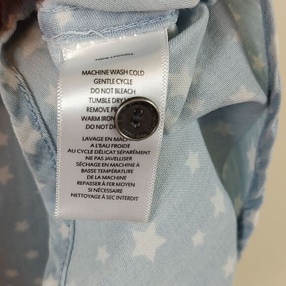 Beachlunchlounge Collection Sleeveless Lightweight Denim Button Front Blouse Top - Picture 6 of 8